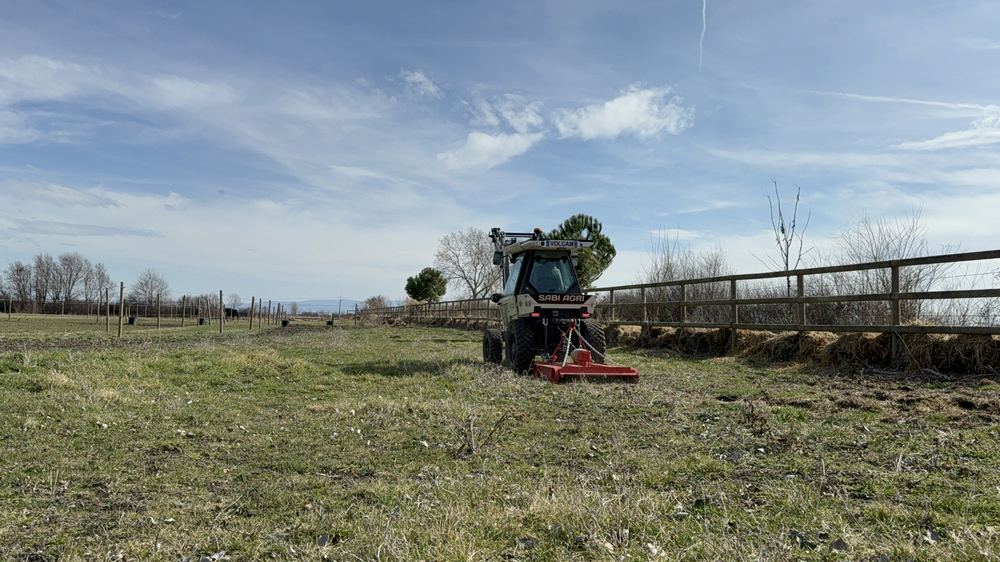 Lire la suite à propos de l’article VOLCAM, Une Révolution Compacte et Écologique dans le Monde du Tracteur _